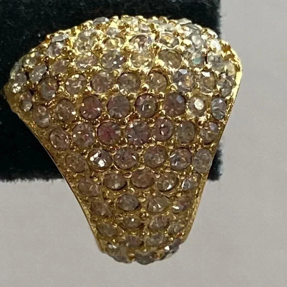 QUALITY, CZ AND GOLD PLATED PIERCED EARRINGS. NICE WEIGHT. - Picture 4 of 9